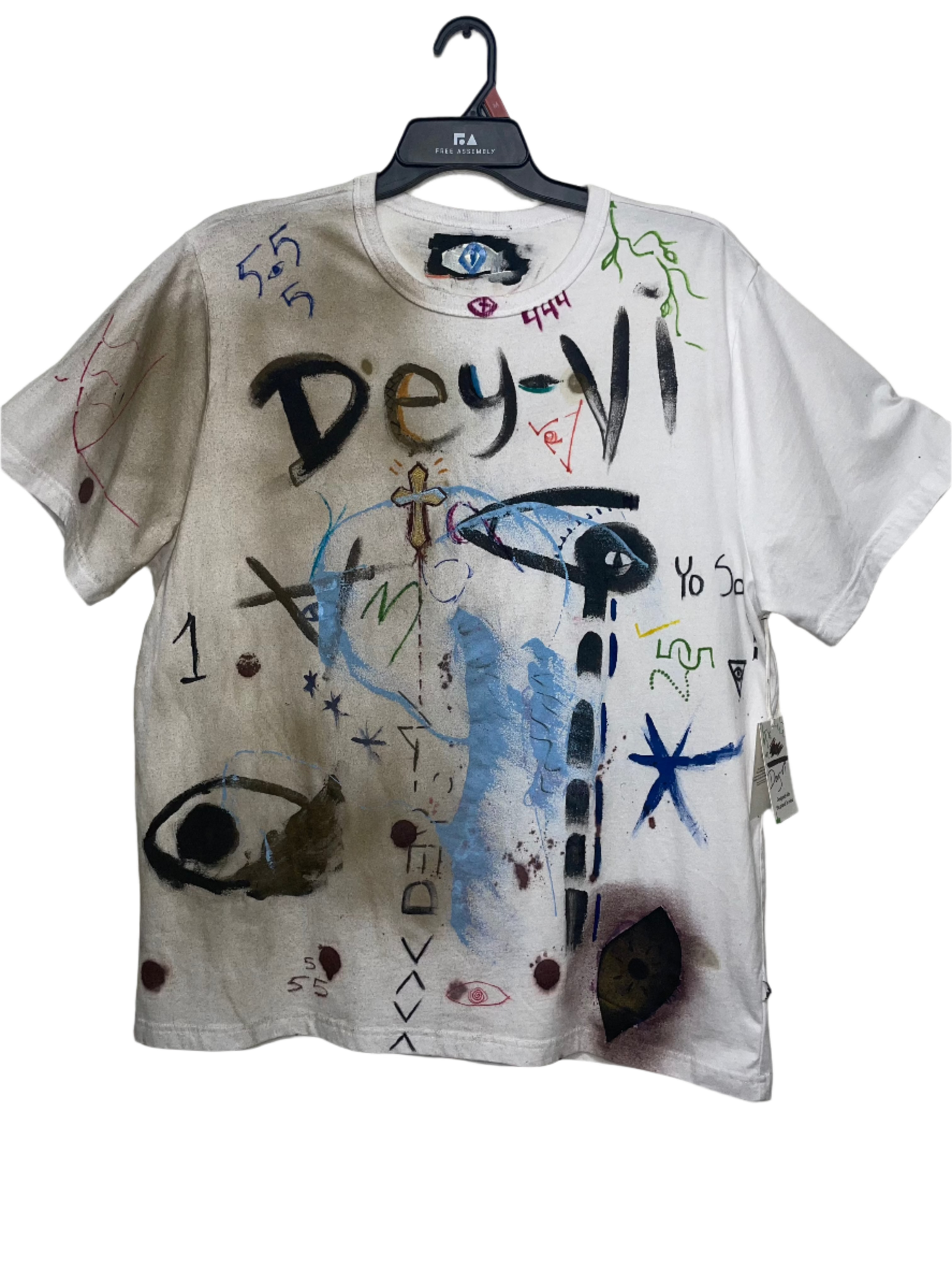 Dey-vi streetwear Tee – Bold & Timeless Design