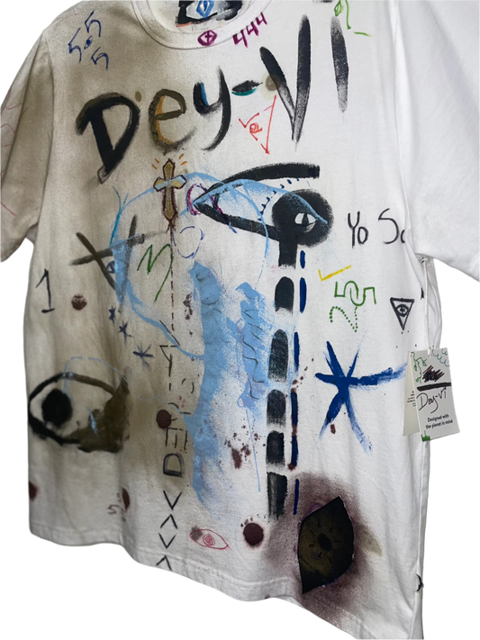 Dey-vi streetwear Tee – Bold & Timeless Design